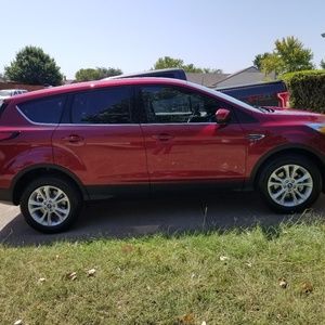 Meet your Posher, Becky